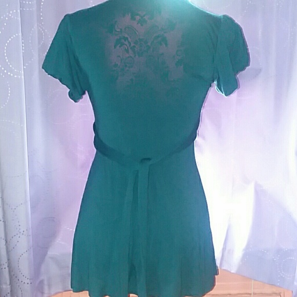 🚫TRADING🚫Cute Black & Blue Top - Picture 2 of 4